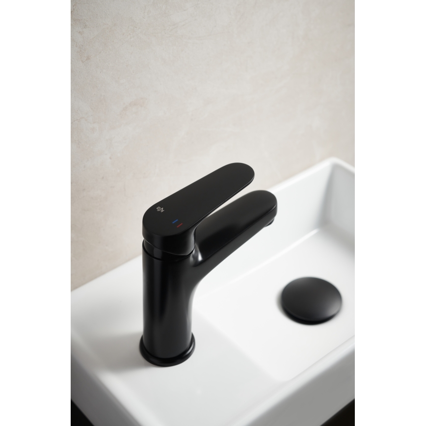 KFA Armatura 5552-815-81 - Waschbeckenarmatur + Ablauf mit Überlauf OTAVA 15 cm matt schwarz