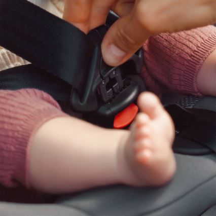 KINDERKRAFT - Autokindersitz I-GUARD i-Size 40-105 cm schwarz