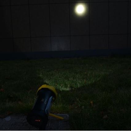 LED Wiederaufladbare Taschenlampe LED/5W/4000mAh + LED/3W