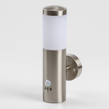 LED-Außenwandleuchte mit Bewegungsmelder 1xGU10/5W/230V IP44 mattchrom