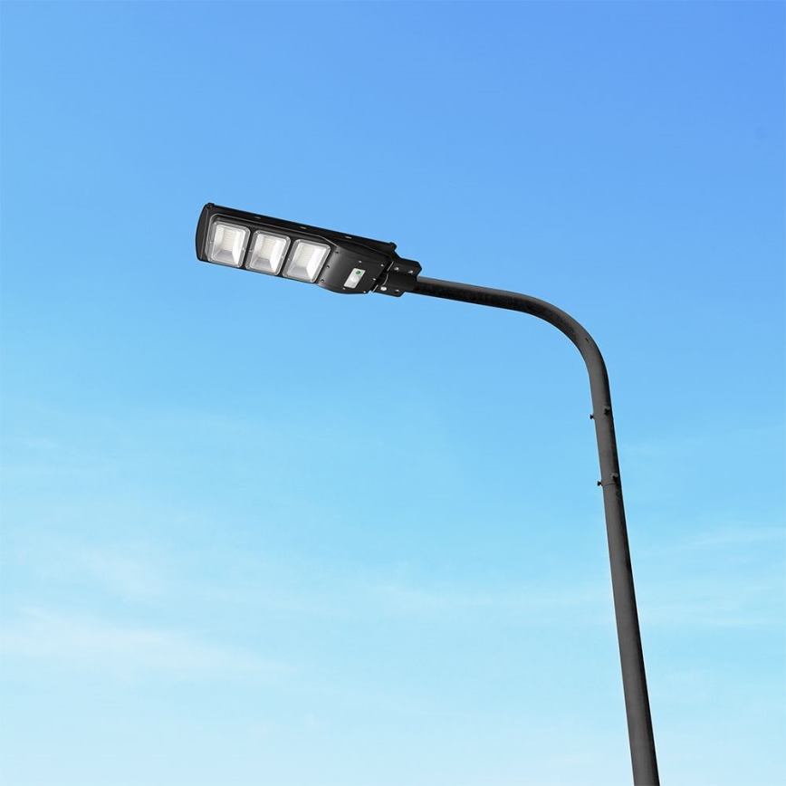 LED dimmbare Solar-Straßenleuchte mit Bewegungs- und Dämmerungssensor LED/12W/3,2V 6000K IP65 10000 mAh schwarz + Fernbedienung