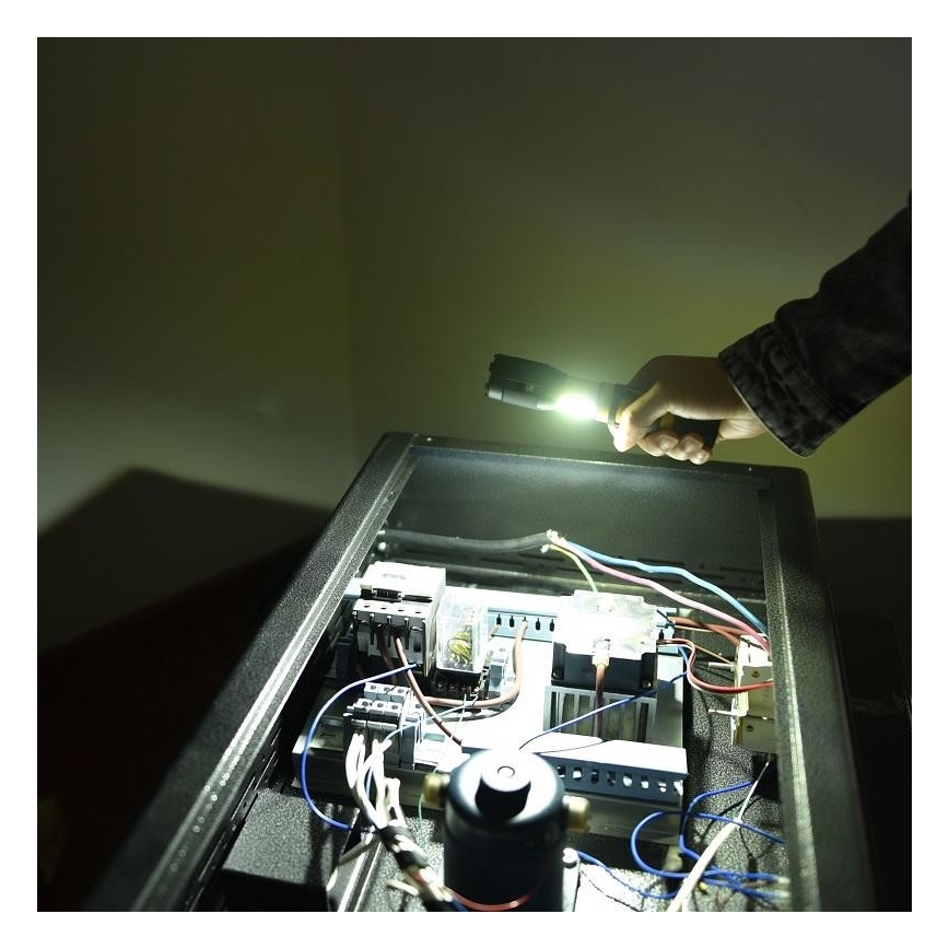 LED Laterne LED/5W/3xAAA