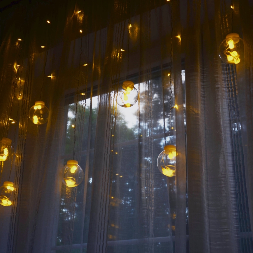 LED-Lichtervorhang WISH BALLS 108 LEDs / 8 Funktionen, 4,5 m, warmweiß