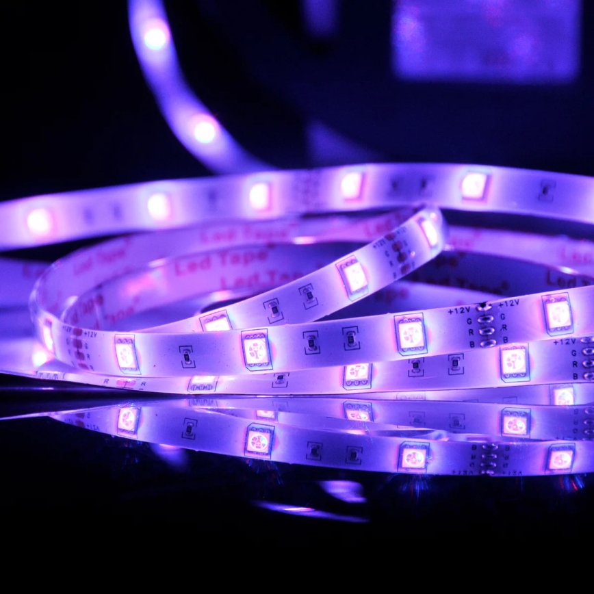 LED RGB dimmbarer Außenlichtstreifen 5m LED/14W/12V IP65 + Fernbedienung