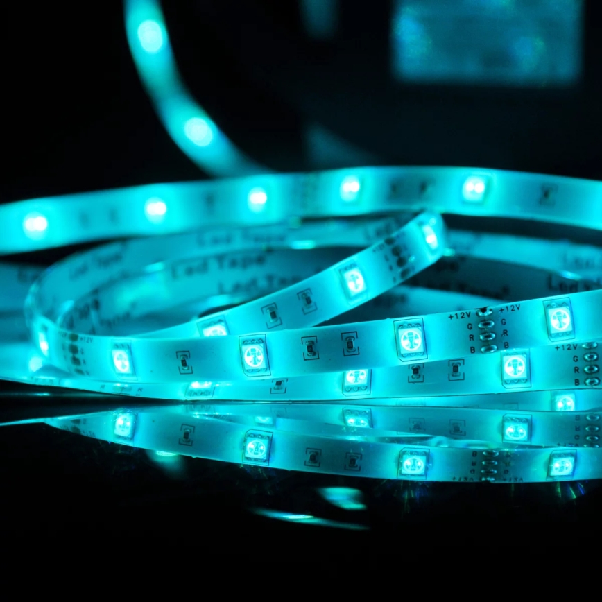 LED RGB dimmbarer Außenlichtstreifen 5m LED/14W/12V IP65 + Fernbedienung