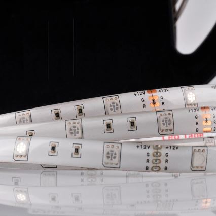 LED RGB dimmbarer Außenlichtstreifen 5m LED/14W/12V IP65 + Fernbedienung