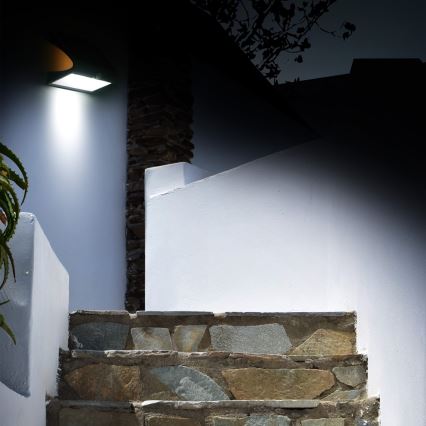 LED Solarleuchte mit Bewegungs- und Dämmerungssensor LED/6,8W/4000 mAh 3,7V IP65