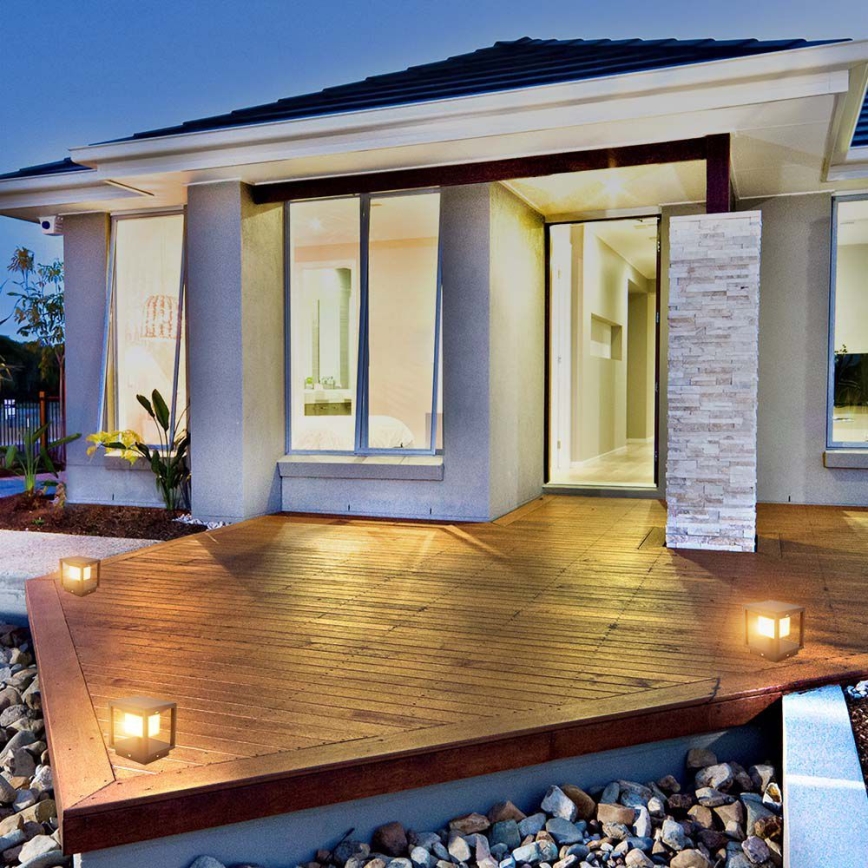 LED Solarleuchte mit Sensor LED/2W/5,5V 3000K IP65 2600 mAh Schwarz