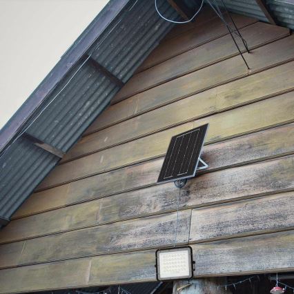 Dimmbarer LED-Outdoor-Solarstrahler LED/10W/3,2V IP65 4000K 6000 mAh schwarz + Fernbedienung