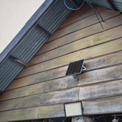 Dimmbarer LED-Outdoor-Solarstrahler LED/15W/3,2V IP65 6400K 12000 mAh schwarz + Fernbedienung