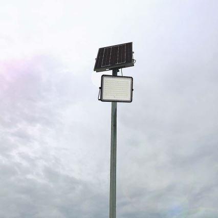 LED-Solarstrahler für den Außenbereich LED/20W/3,2V 6400K schwarz IP65 + Fernbedienung