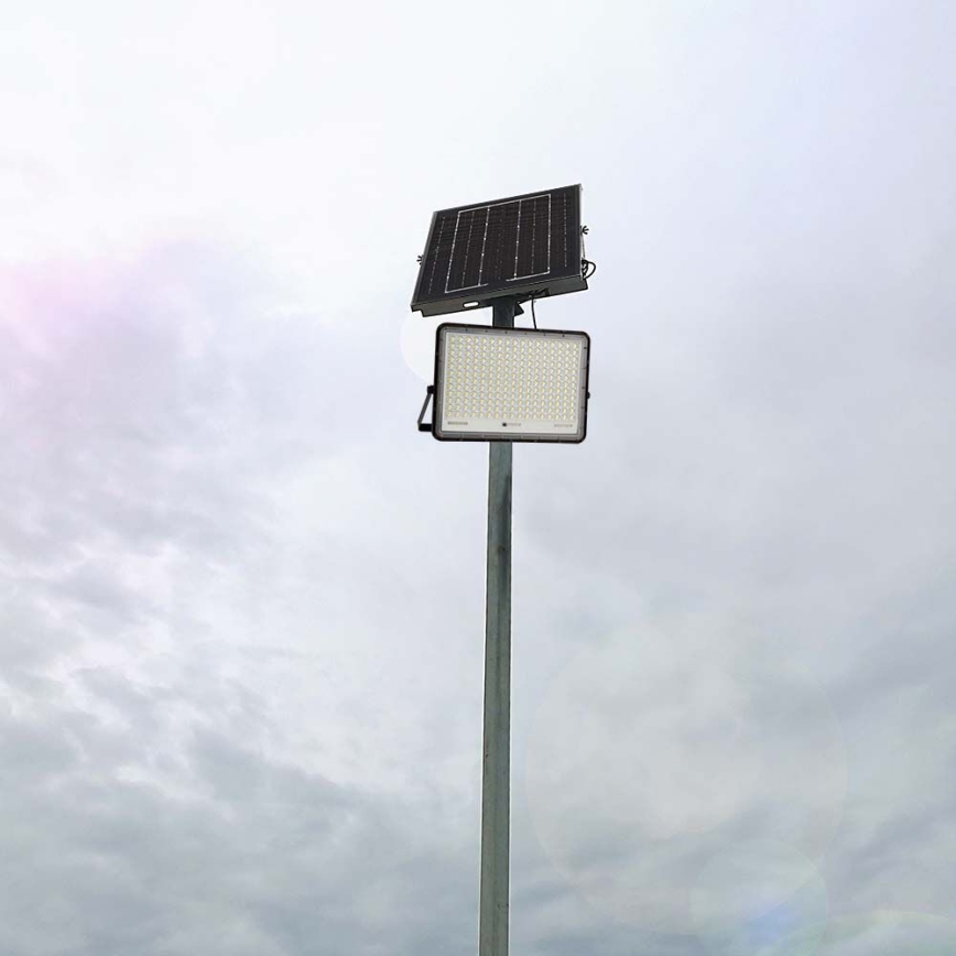 LED-Solarstrahler für den Außenbereich LED/30W/3,2V 6400K schwarz IP65 20000 mAh + Fernbedienung