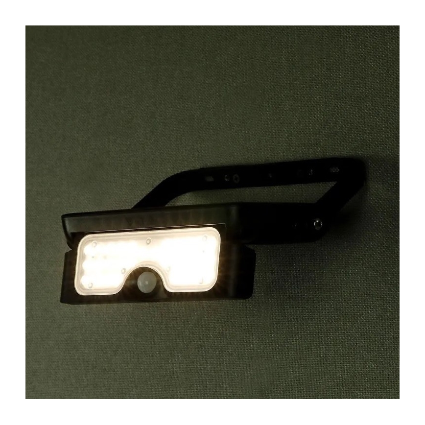 LED Solarstrahler mit Sensor LED/5W/3,7V IP65 4000K