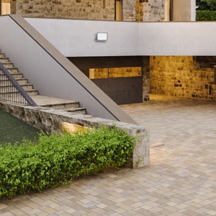 LED-Strahler mit Solarpanel FOCUS 100W/15000 mAh 3,2V 6000K IP65 + Fernbedienung