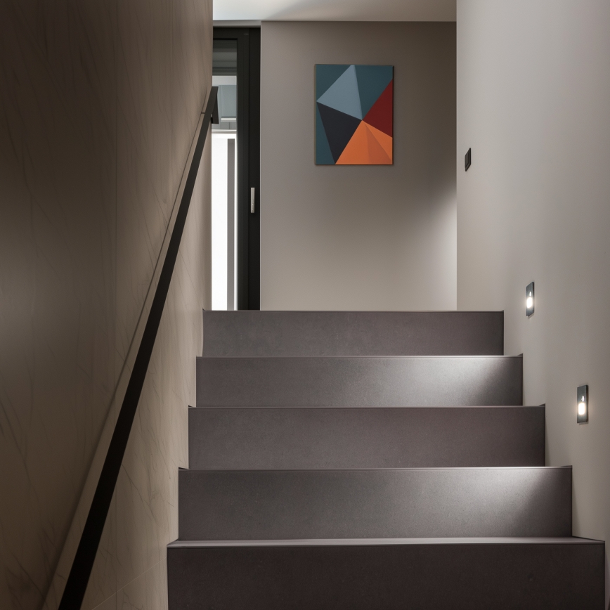 LED-Treppenleuchte mit Bewegungs- und Dämmerungssensor LED/1,5W/230V 3000/4000/6000K Anthrazit