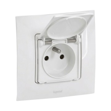 Legrand - Außensteckdose für den Hausgebrauch mit Rahmen NILOE 250V IP44 weiß