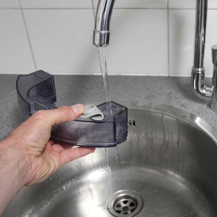 Intelligenter Saugroboter mit Wischfunktion 28W/2500 mAh WLAN Schwarz + Fernbedienung