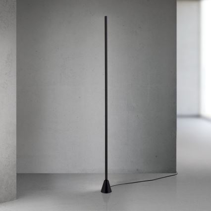 Dimmbare LED-Stehlampe mit Bewegungsmelder SOJIE LED/26W/230V schwarz