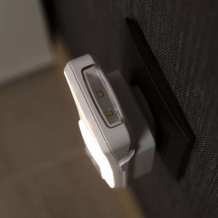 Osram - LED-Orientierungsleuchte für Steckdose mit Sensor LUNETTA LED/2W/230V