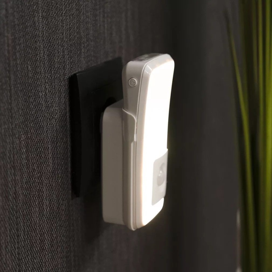 Osram - LED-Orientierungsleuchte für Steckdose mit Sensor LUNETTA LED/2W/230V