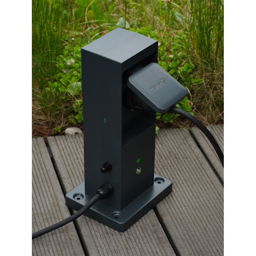 Osram - Smarte Außen-Steckdosen-Säule mit 2 SCHUKO-Steckdosen und Wi-Fi-Repeater, IP44