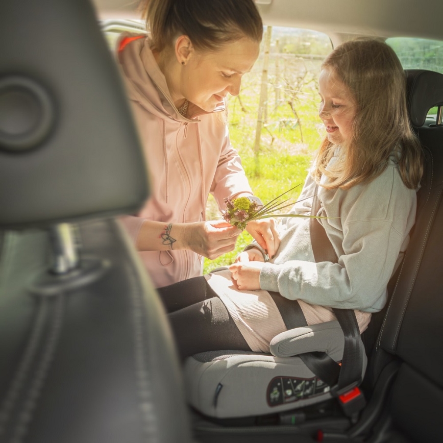 PETITE&MARS - Auto-Sitzerhöhung OPTIMUS PRO i-Größe 125-150 cm (22-36 kg) grau