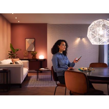 Philips Hue WHITE Starter-Set 3xE27/9,5W 2700K + Hue Bridge und Dimmer-Schalter