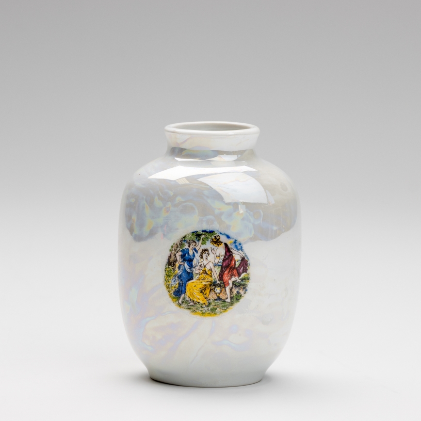 Porzellanvase 12,5x9 cm perlmuttfarben weiß Grazien
