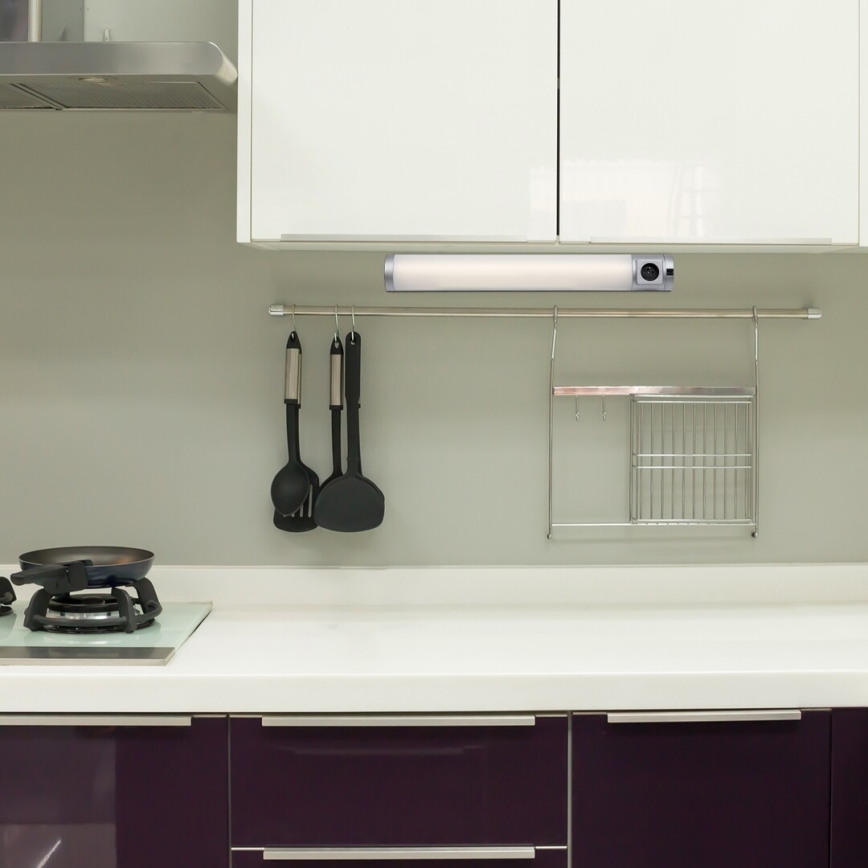 Rabalux - LED-Küchenunterbauleuchte mit Steckdose LED/8W/230V 4000K 68 cm silbern
