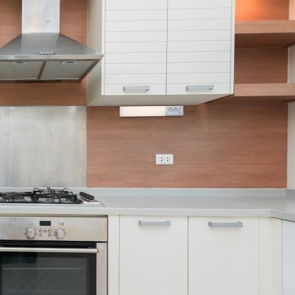 Rabalux - LED-Küchenunterbauleuchte mit Steckdosen LED/10W/230V 4000K 50 cm weiß