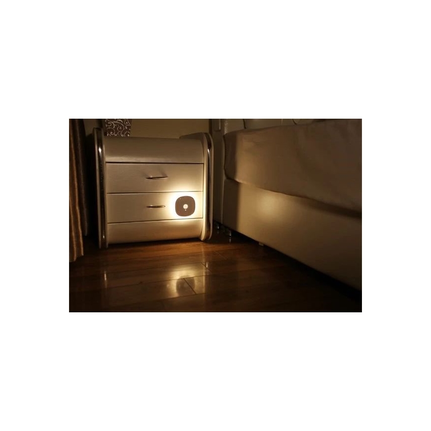 LED-Nachtlicht mit Sensor LED/0,45W/3xAAA 3000K weiß