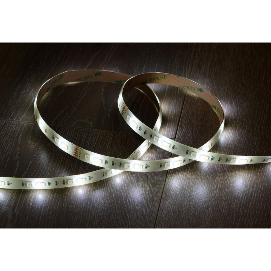 LED RGBW intelligentes dimmbares Band 5m LED/230V 2700-6500K Wi-Fi Tuya + Fernbedienung