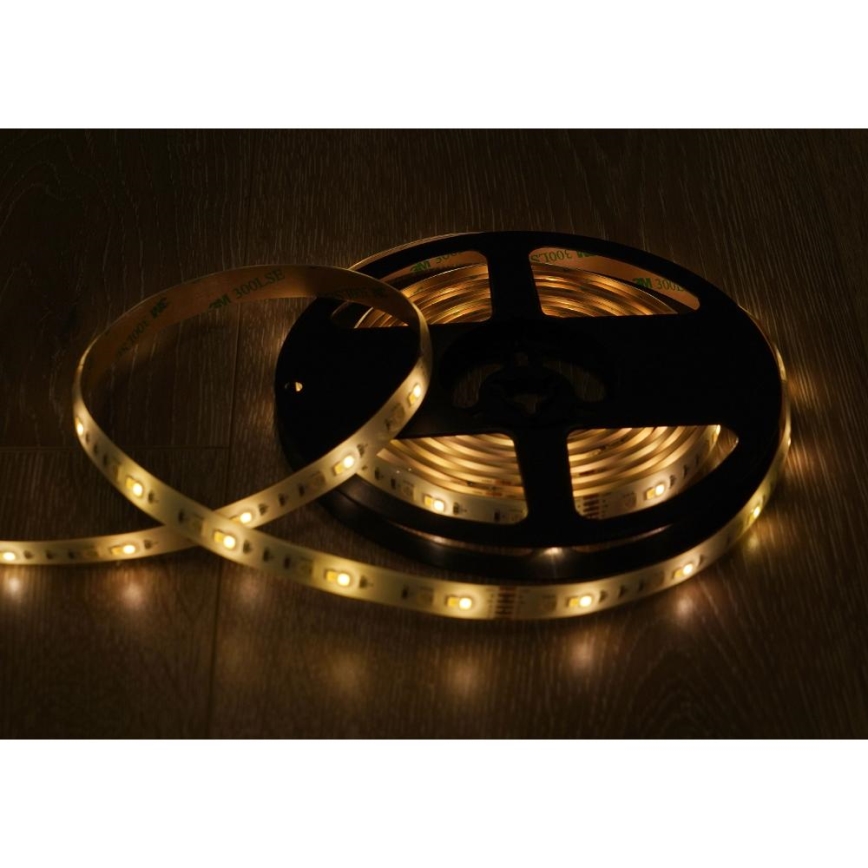 LED RGBW intelligentes dimmbares Band 5m LED/230V 2700-6500K Wi-Fi Tuya + Fernbedienung