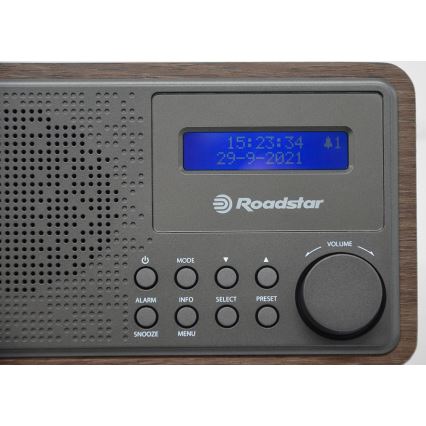 Roadstar HRA-700D+/WD - Radio mit DAB+, FM und Weckfunktion 16W/230V/4xAA