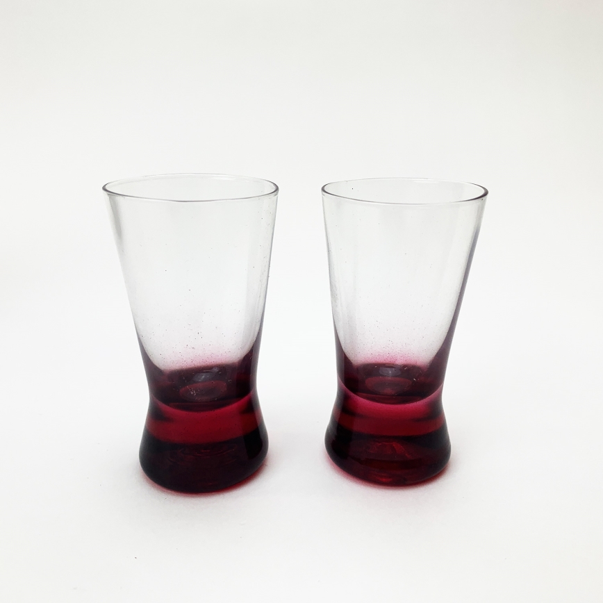 Set 1x Glasflasche in Fassform und 2x Shot-Gläser klar, rote Farbe