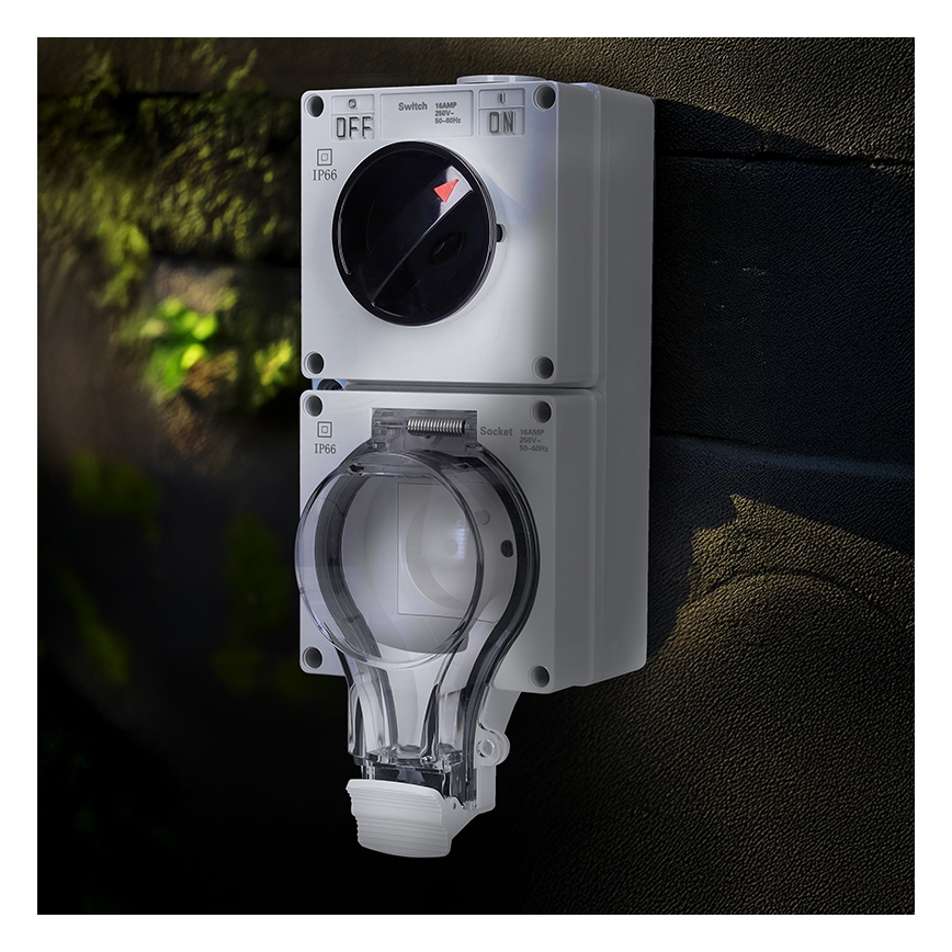 Feuchtraumsteckdose mit Schalter 230V/16A IP66