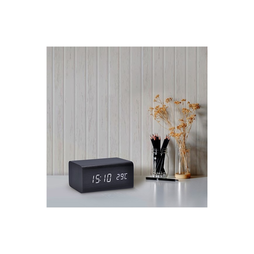Uhr mit Wecker LED/5V/3xAAA 3000mA