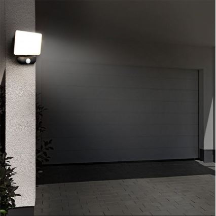 LED-Außenstrahler mit Sensor LED/10W/230V 4000K IP44