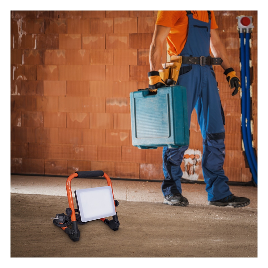 LED-Strahler mit Stativ LED/30W/230V 4000K IP65