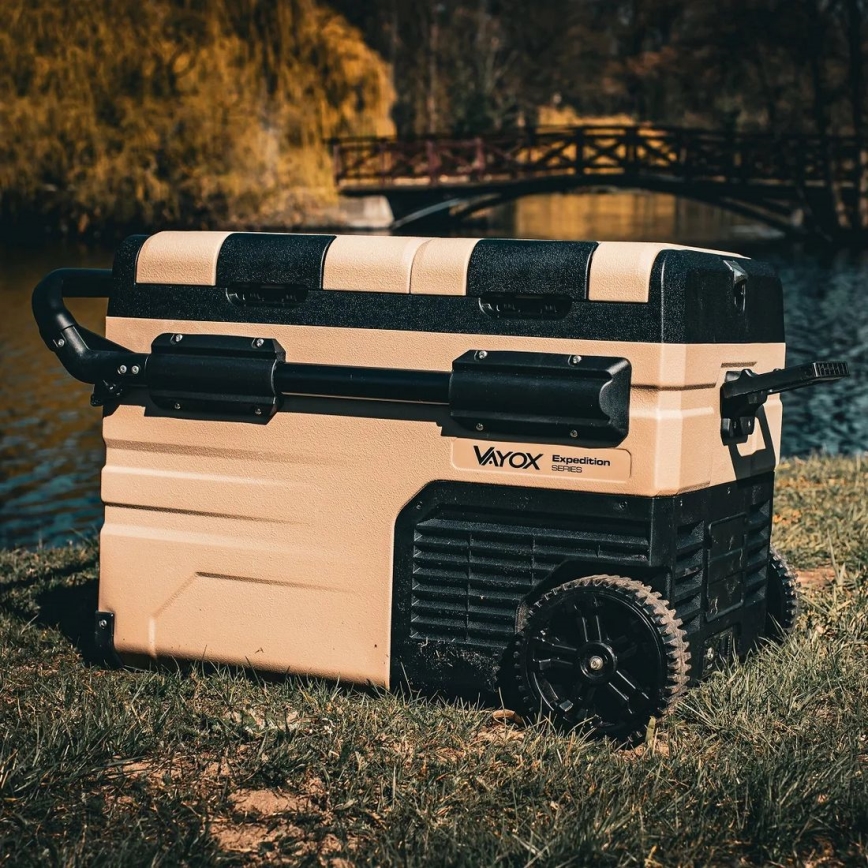 Tragbare Auto-Kühlbox mit LCD-Anzeige 39 l 230V/12V/24V braun