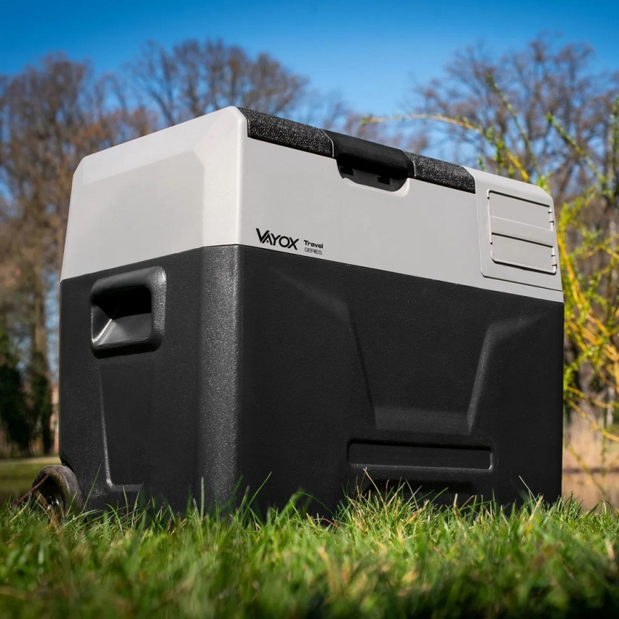 Tragbare Auto-Kühlbox mit LCD-Anzeige 40 l 230V/12V/24V schwarz