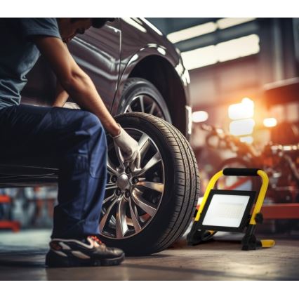 Tragbarer LED-Strahler TIGRA LED/50W/4000K IP54 schwarz/gelb