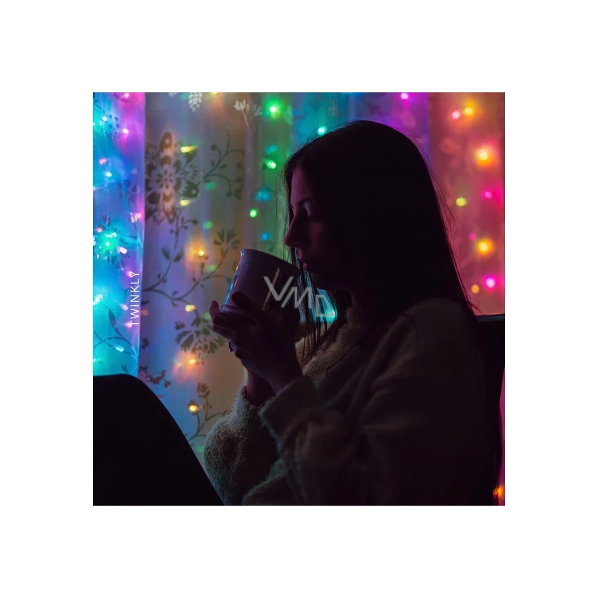 Twinkly - Dimmbarer LED-RGBW-Weihnachtsvorhang für den Außenbereich CURTAIN 210xLED 6,1m IP44 Wi-Fi