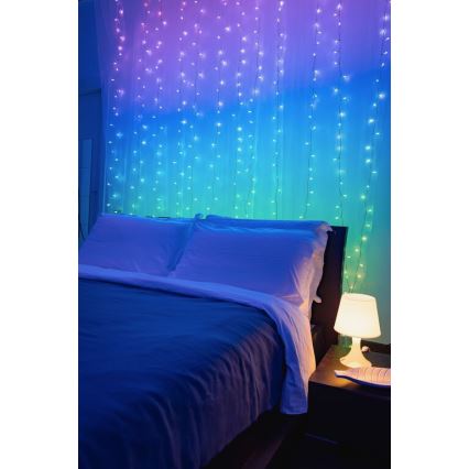 Twinkly - Dimmbarer LED-RGBW-Weihnachtsvorhang für den Außenbereich CURTAIN 210xLED 6,1m IP44 Wi-Fi