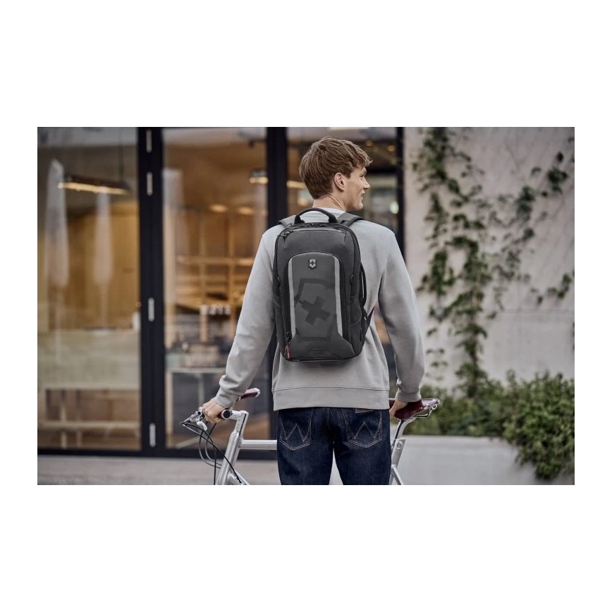 Victorinox - Erweiterbarer Rucksack Touring 2.0 Traveler 33 l schwarz
