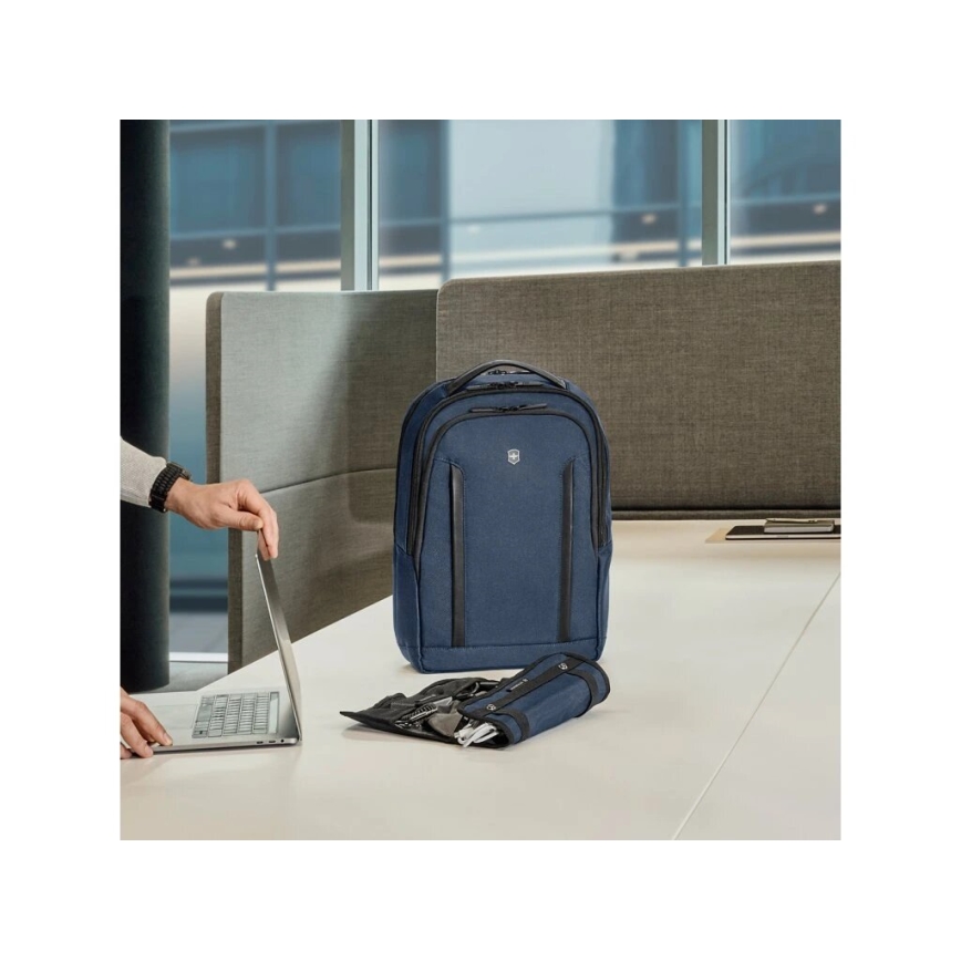 Victorinox - Laptop-Rucksack 15" Altmont Professional Compact 16 l dunkelblau
